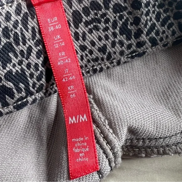 Spanx Ankle -Jean-ish Leggings Desert Dot Tummy Shaping - Picture 16 of 16